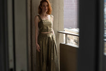 Load image into Gallery viewer, LINEN PANTS - Gold
